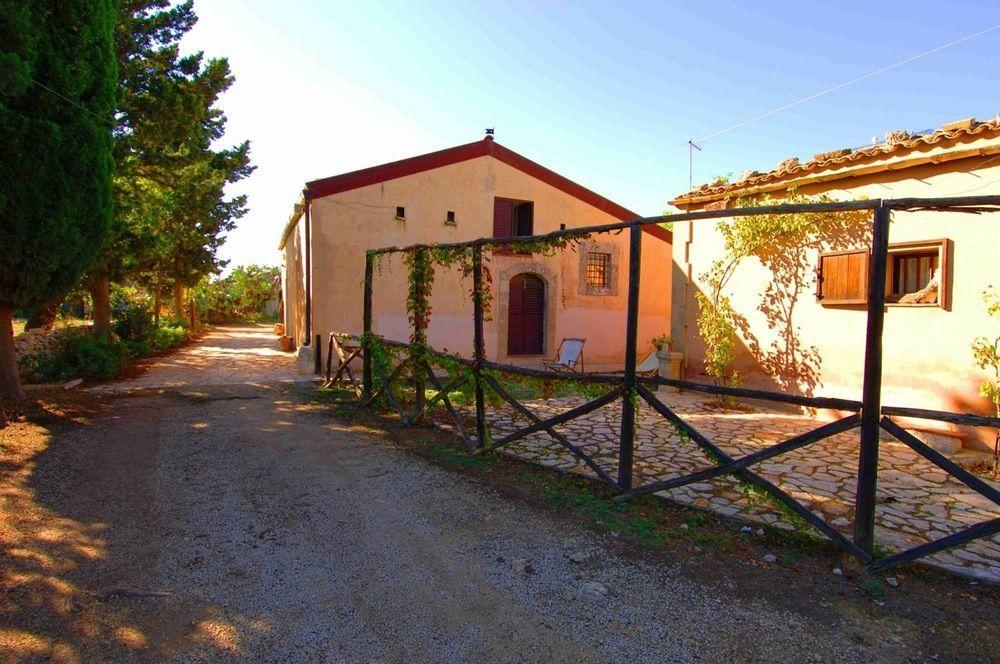 Agriturismo Terra Di Pace Noto Dış mekan fotoğraf
